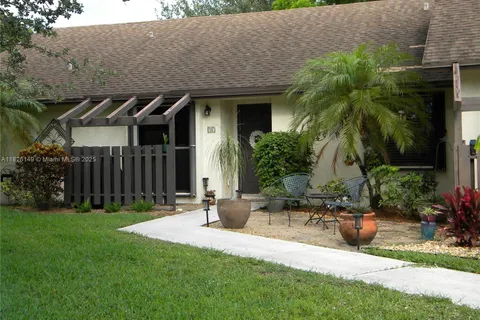 77 Via De Casas Norte, Boynton Beach FL 33426