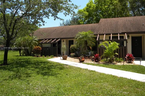 77 Via De Casas Norte, Boynton Beach FL 33426