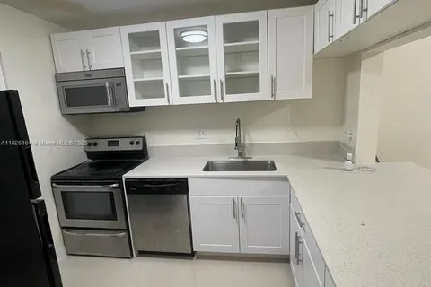7925 Fairview Dr # 102, Tamarac FL 33321