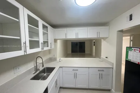 7925 Fairview Dr # 102, Tamarac FL 33321