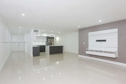 7126 Ballantrae Ct, Miami Lakes FL 33014