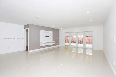 7126 Ballantrae Ct, Miami Lakes FL 33014