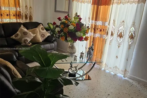 1434 NW 2nd St # 5, Miami FL 33125