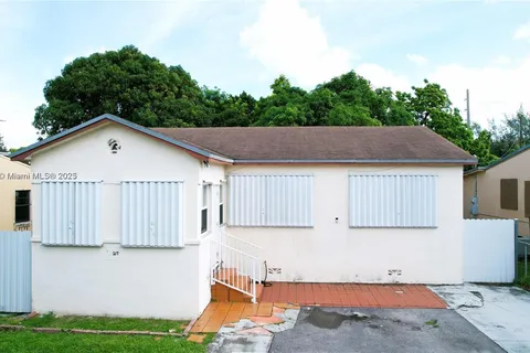 217 E 20th St, Hialeah FL 33010