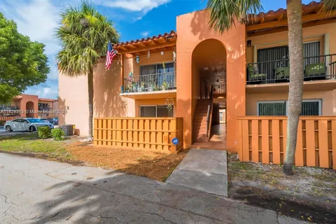 7204 Fairway Dr # I25, Miami Lakes FL 33014