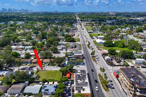 2141 NW 86th St, Miami FL 33147