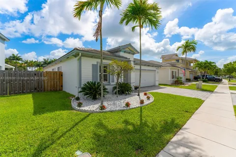 3377 NE 2nd Dr, Homestead FL 33033