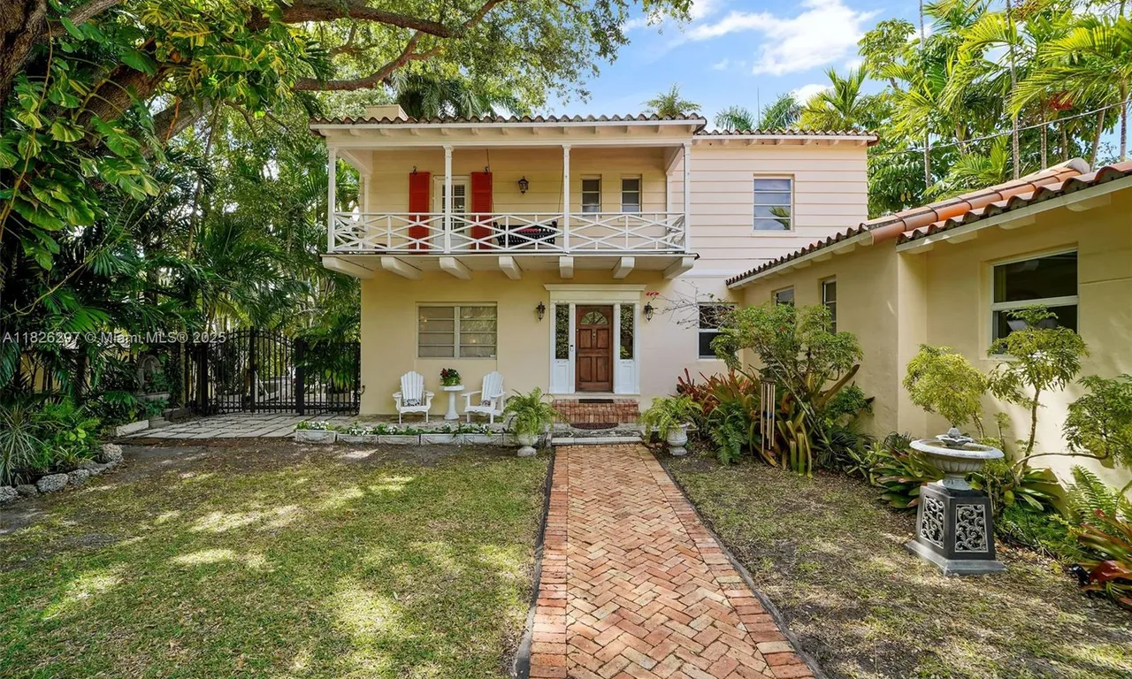 5842 Alton Rd, Miami Beach FL 33140