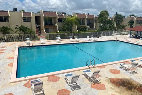 13868 SW 90th Ave, Miami FL 33176