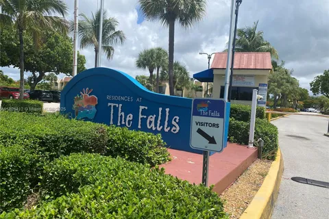13868 SW 90th Ave, Miami FL 33176