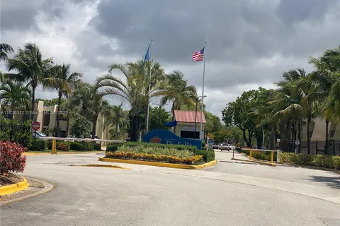 13868 SW 90th Ave, Miami FL 33176