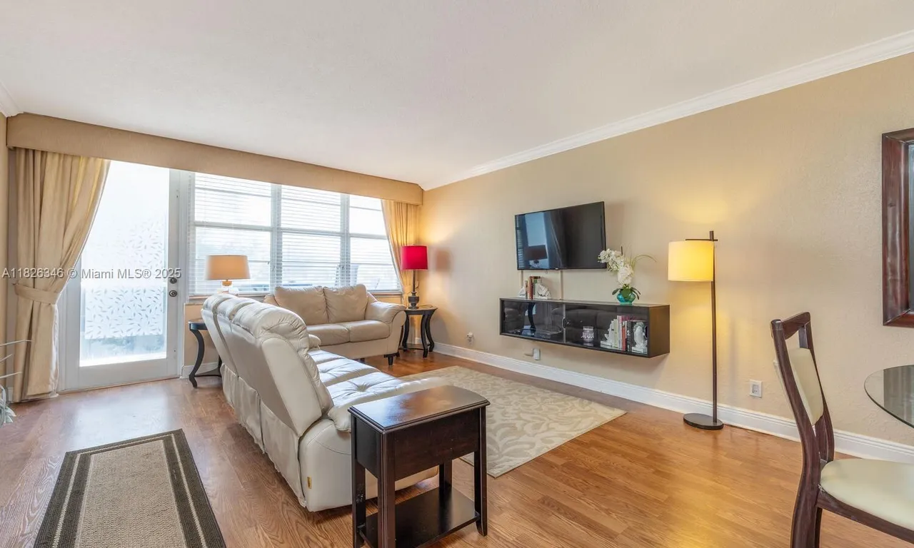 3725 S Ocean Dr # 422, Hollywood FL 33019