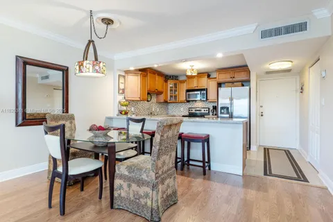 3725 S Ocean Dr # 422, Hollywood FL 33019