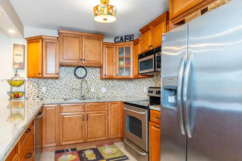 3725 S Ocean Dr # 422, Hollywood FL 33019