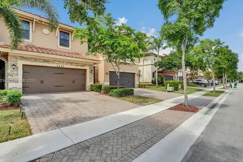 9595 N Town Parc Cir N, Parkland FL 33076