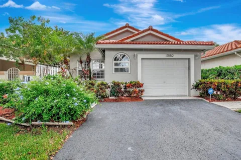 13552 NW 5th Ct, Plantation FL 33325