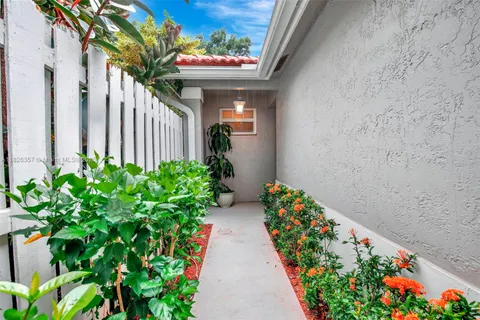 13552 NW 5th Ct, Plantation FL 33325
