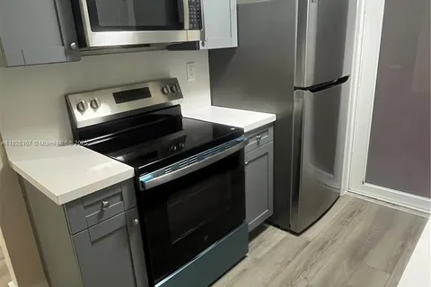 1747 Rodman St # 206, Hollywood FL 33020