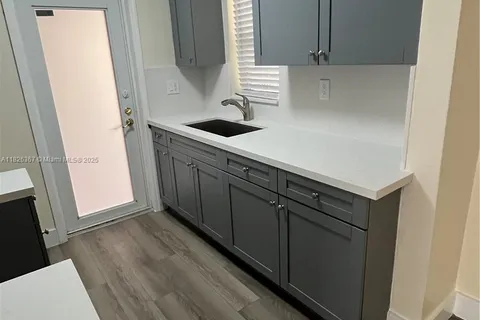 1747 Rodman St # 206, Hollywood FL 33020