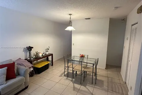 6 NW 7th Ave # 1, Dania Beach FL 33004