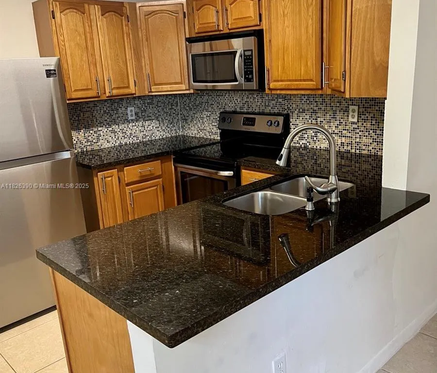415 W Park Dr # 201, Miami FL 33172