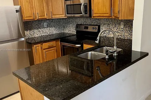 415 W Park Dr # 201, Miami FL 33172