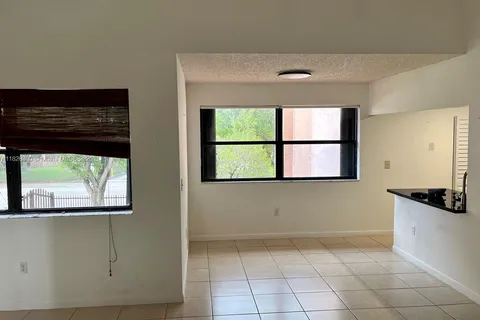 415 W Park Dr # 201, Miami FL 33172
