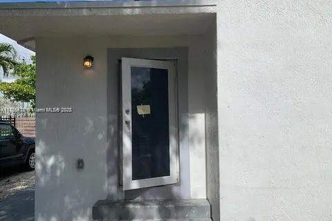 535 NW 93rd St, Miami FL 33150