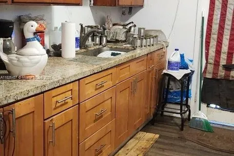 890 E 52nd St, Hialeah FL 33013