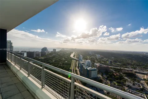60 SW 13th St # 3805, Miami FL 33130