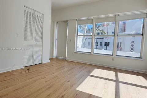 227 1st St # 2, Miami Beach FL 33139