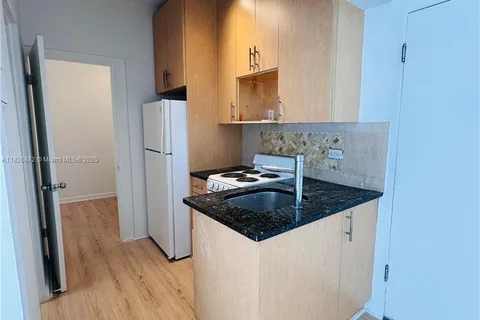 227 1st St # 2, Miami Beach FL 33139