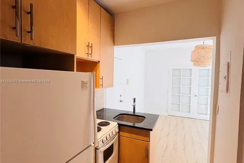 227 1st St # 2, Miami Beach FL 33139