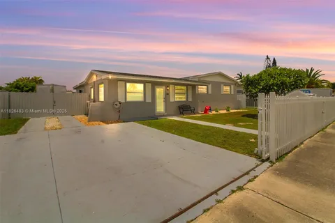 14855 SW 297th Ter, Homestead FL 33033
