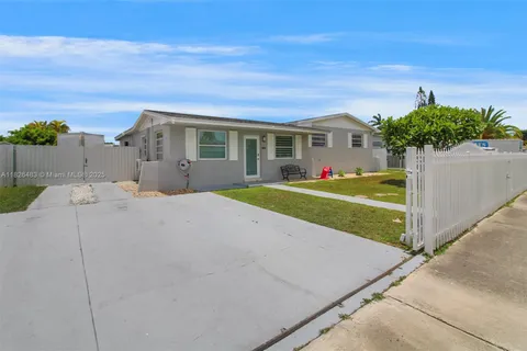14855 SW 297th Ter, Homestead FL 33033