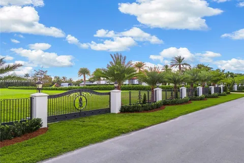 70 Sw Pl, Southwest Ranches FL 33331