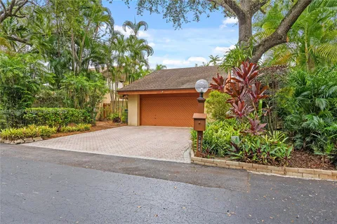 7824 SW 118th Ct, Miami FL 33183