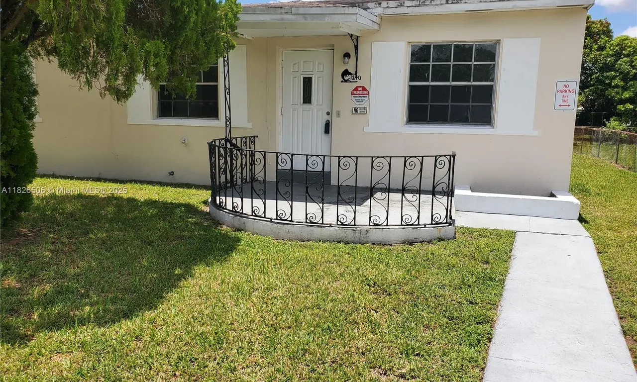 1240 NE 143rd St, North Miami FL 33161