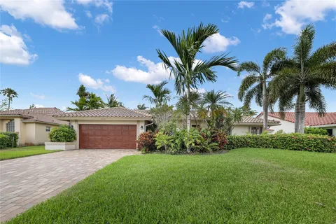 10070 NW 10th St, Plantation FL 33322
