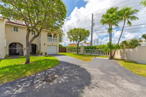 13751 SW 160th St # 28, Miami FL 33177