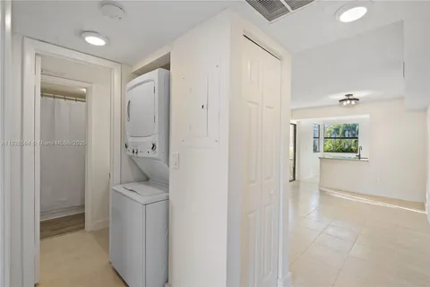 1160 Washington Cir # 1160F, Homestead FL 33034