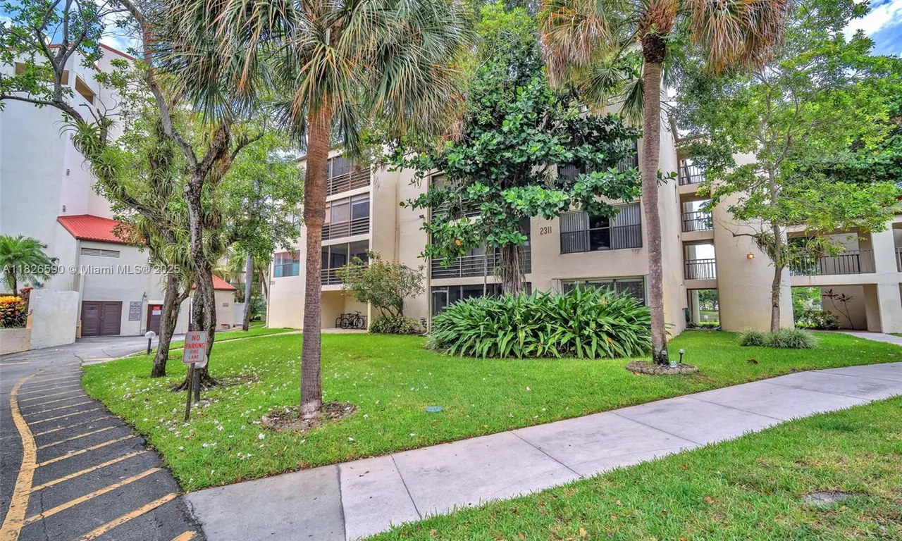 2311 S CYPRESS BEND DRIVE # 316B, Pompano Beach FL 33069