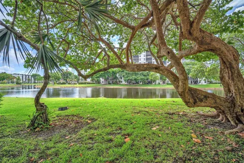 2311 S CYPRESS BEND DRIVE # 316B, Pompano Beach FL 33069
