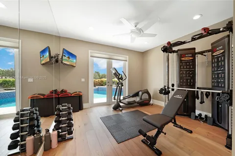 2458 Provence Ct, Weston FL 33327