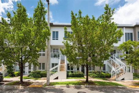 10260 NW 63rd Ter # 208, Doral FL 33178