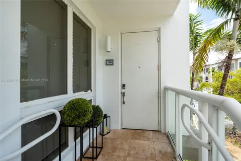 10260 NW 63rd Ter # 208, Doral FL 33178