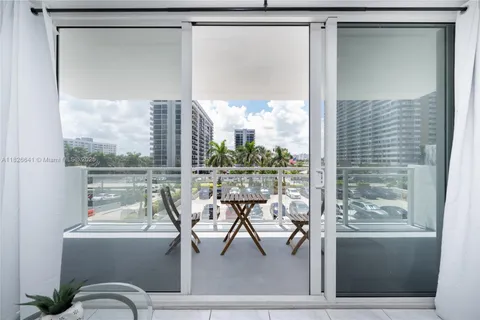 2030 S Ocean Dr # 227, Hallandale Beach FL 33009