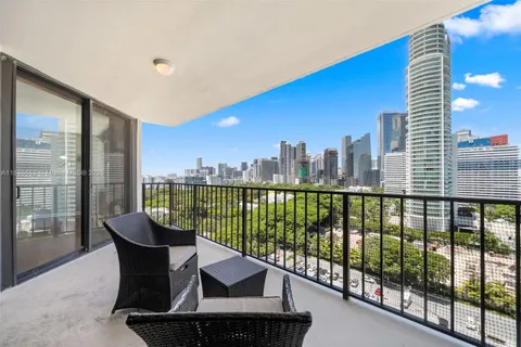 1901 Brickell Ave # B1713, Miami FL 33129