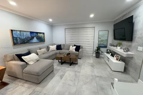 3891 Tree Top Dr, Weston FL 33332