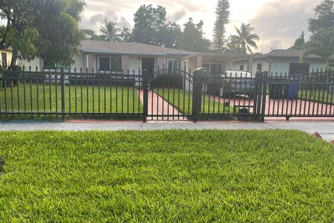 16200 NE 8th Ct, North Miami Beach FL 33162